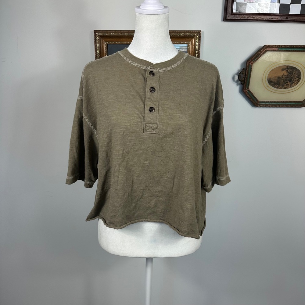 Hobbs Creek Light Brown Cropped Henley Tee Shirt - SIZE L Oversized‎